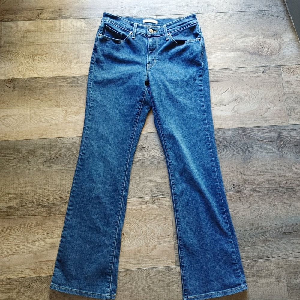 Levis Classic Bootcut Jeans Womens 4 Medium Wash Blue Mid Rise WaterLess Denim